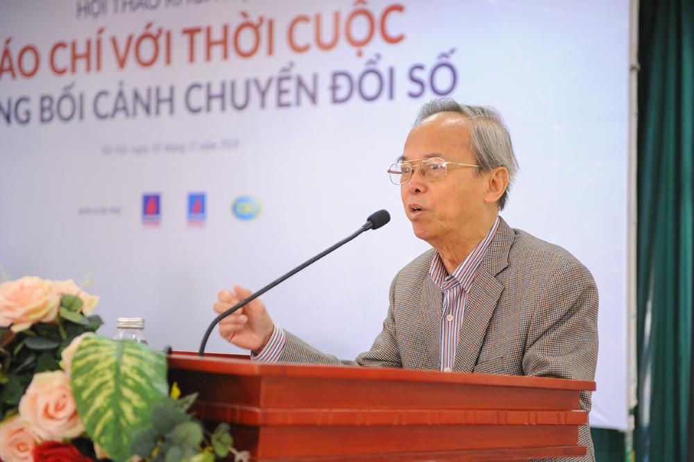 GS.TS Đinh Xuân Dũng - Hội đồng Lý luận và phê bình văn học nghệ thuật Trung ương.
