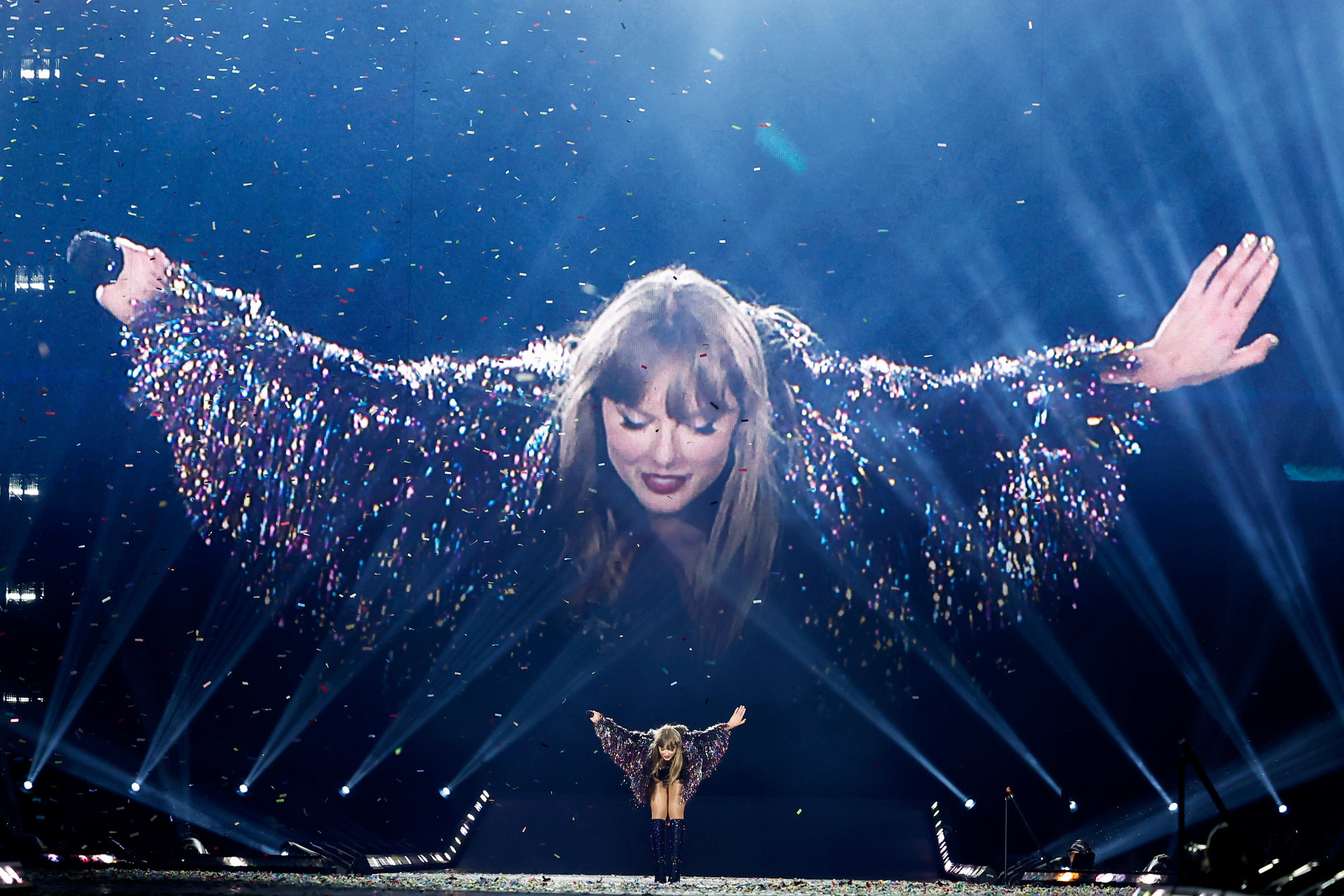 Hình ảnh nữ ca sĩ Taylor Swift trong phim concert The Eras Tour. Ảnh: TET